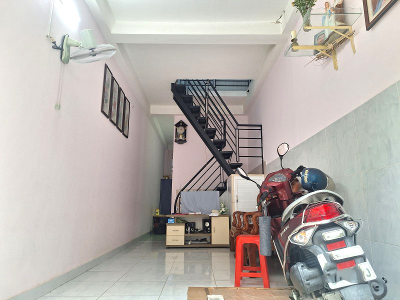 Nhà Gần Trung Tâm TP Thủ Đức – 40m² – 2PN – Hẻm An Ninh – Sổ Riêng – Giá Tốt 2.5 Tỷ - Ảnh 3